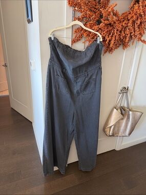High-Waist Wide Leg Pants in Charcoal Gray